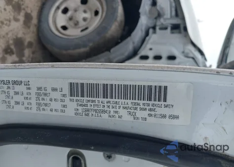 2013 Ram 1500 z USA, uszkodzony, nr VIN 1C6RR7FP8DS589410